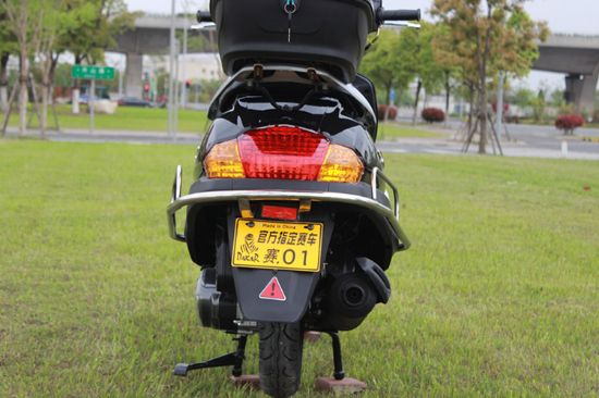图片 100 scooter delivery 48CC fuel-powered bicycle Zhongsha Princess Wuyang Princess model 125