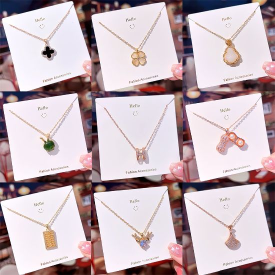 图片 Korean style light luxury full diamond titanium steel necklace for women fashion versatile internet celebrity collarbone chain flower pendant high-end jewelry